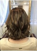 白髪染めの対応も、ベージュで全体カラーをしました。