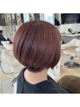 ミーティア バイ クアトロ(Meteor By QUATRO) ショートボブ