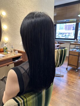 エルサフィロ キタハマ(el zafiro kitahama) 20×30代×透明感×ミディアム×髪質改善×ブルーブラック