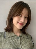 外ハネミディアムレイヤー　シースルー前髪　サイドハング
