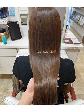 ベージュカラー