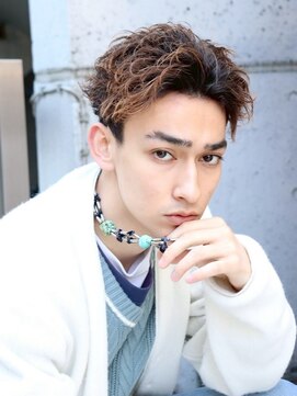 ルーシー 名古屋栄(LUCEY) センターパートニュアンスパーマフェザーパーマ波巻きパーマ