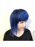 [prankster]ショッキングブルーの外ハネスタイル