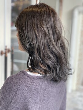 ナンバー(number+) 20代30代40代ブルージュミディ透明感ナチュラル