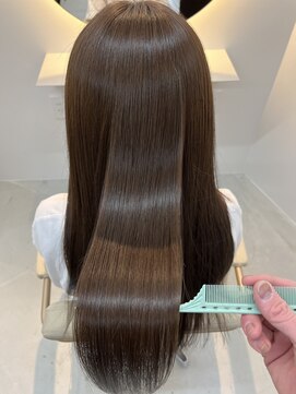 シダ(sida SAIIN) 20代30代40代艶々ストレートロング