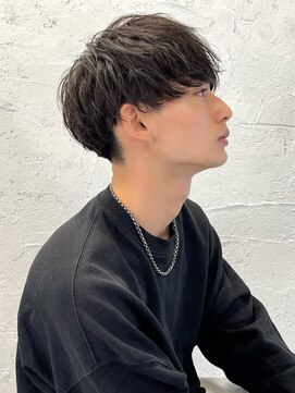 アーリー(Ali'i) ソフトツイストパーマツーブロックマッシュ刈り上げハイライト