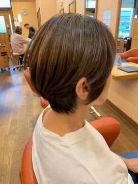 シェロヘア(cielo HAIR) 白髪ぼかし×ショートボブ