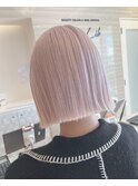 ぱっつんボブ×ホワイトピンクベージュ