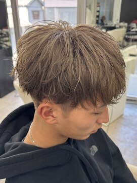 エデアンルクラ 下通(EDEAN Leclat) 熊本メンズカラー ハイトーン ミルクティー MEN'S HAIR