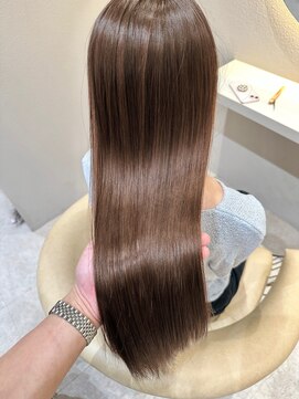 ロンド アンブル 四条烏丸(Lond ambre) 平野実花/透明感/グレージュ/ベージュ/オリーブ/くすみ/カラー