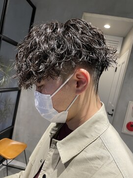 エリマバイフィフス 調布(elima by fifth) 調布波巻きパーマツイストスパイラルパーマセンターパートウルフ