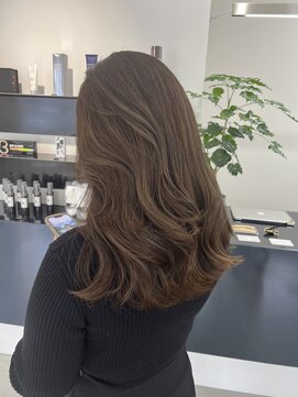 ザワン(the one .) 【the one.】柔らかラテブラウンのナチュラルレイヤー　-HIROMI-