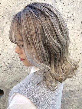 アース 戸塚店(HAIR&MAKE EARTH) ハイライト前下がりショートプラチナブロンド金髪ウルフボブ
