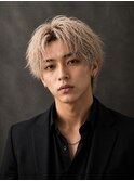 20代韓国風センターパート×メンズカラー×ブリーチ