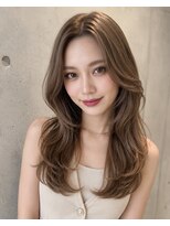 アロン(ALLON) 大人可愛い。柔らかく揺れる韓国風レイヤーロング