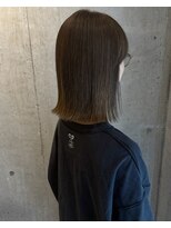 ロッカヘアエジェ(ROCCA hair eje.)&nbsp;透明感オリーブ×切りっぱなしボブ