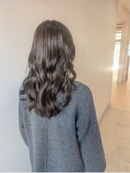 コッコレ(Coccole)の写真/【天然成分92％/低刺激ヴィラロドラカラー】繰り返す白髪染めもダメージレスに、健康で美しい髪へ導きます
