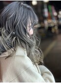 グレージュベースのグラデーションカラー