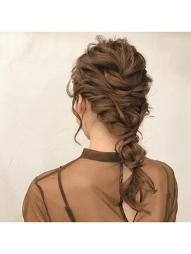 ファム(fam) 崩れ知らず！キレイでルーズな編みおろし☆