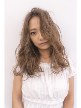 シカ(sica) 外国人風ビーチ系ハイトーンベージュ