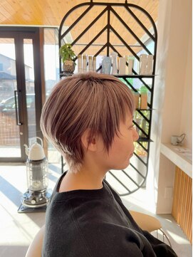 ザイエロー(THE YELLOW) ハイトーンのマッシュショート♪