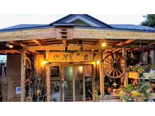 美容室ワンズワンの雰囲気（内装外装北欧系）