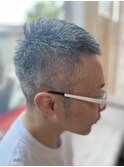 メンズグレイ世代のお洒落ボウズ