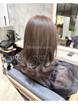 シーソー(SEA SAW) アッシュグレージュ×ミディアムレイヤー