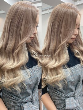 エミーバイモアムー(Emmie byMoremuu) ［南越谷YU-TA］ミルクティーベージュ