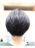 襟足短めの「マッシュ風くせ毛ショート」