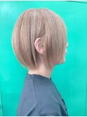 ショートボブ