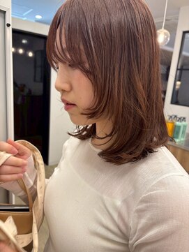 ヌビラ(Nubira) ミディアムヘア顔周りレイヤーカット/ナチュラルブラウン/西千葉