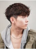 スペインカールフェード刈り上げ高め