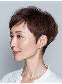 横顔が整う、大人ベリーショート