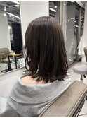 ミディアムレイヤー/抜け感たっぷり外ハネミディアム