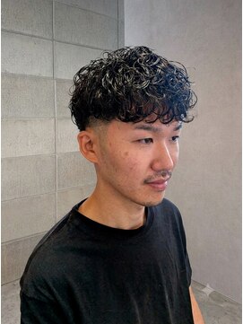 ワンワンオー バーバーショップ コンチネンタル(@110 BARBER SHOP continental) フリックパーマテーパーフェードツーブロックショート