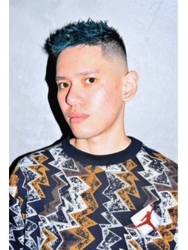 ダムディートウキョウ 北千住店(DAMDEE TOKYO) フェードカット/サイドグラデーション/シルバーカラー