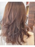 毛先の動き レイヤー ミディアム ヘアスタイル