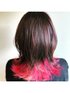 アライアオーロ(Alaiaolo) 裾ピンクカラー