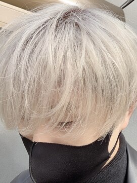 ジパングノアールオム 曳舟店(Zipangu NOIR HOMME) Wカラーで作るホワイトブランド