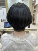20代多毛でもカットだけでまとまるショートボブ インナーカラー