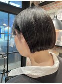 20代30代40代前下がりストレート小顔補正立体カット