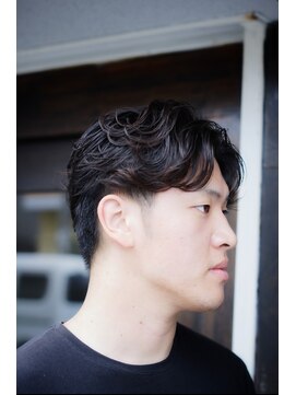 【フェザーパーマ】センターパートで流す！韓流メンズパーマ