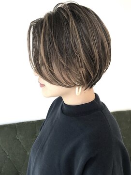 イーエス(E.S) 大人ショート20代30代40代50代ハイライトで白髪ぼかし効果も◎