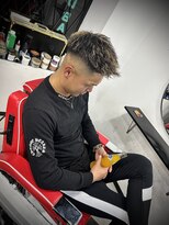 フッドバーバーセントラル(HOOD BARBER CENTRAL)&nbsp;ツイストパーマ　フェードスタイル