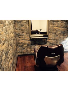 カフェのような隠れ家サロンでリラックスタイムをご提供！"THE DEF CUT"だからなりたい自分に近づける。