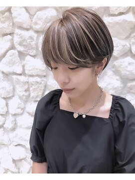 モアナ バイ ヘッドライト 宜野湾店(Moana by HEADLIGHT) Moana【宜野湾】#マッシュショート#耳掛けショート#ハイライト