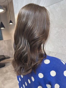 ドゥマン(Demain) 自然に馴染む立体感｜シークレットハイライト×髪質改善カラー