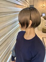 エール(a:le) シャドールーツ刈り上げボブ