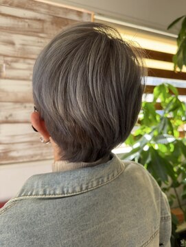 ベリーベリー VERY berry レイヤードショートヘア